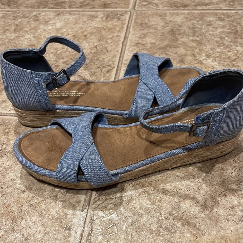 Toms Harper Chambray Low Wedge Espadrille Sandal